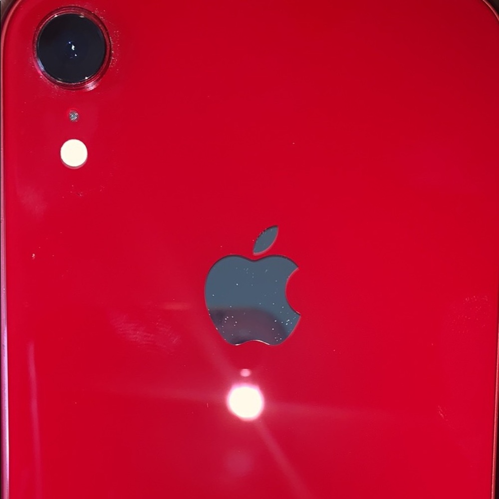 iPhone XR product red